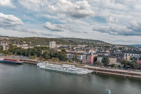 Aerial drone shot of quai on Deutsch Eck headland by Rhine Mosel river in Koblanz Niemcy — Zdjęcie stockowe