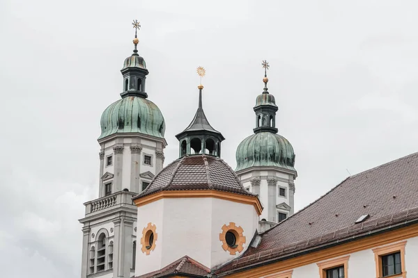 Kempten, Alemania - 3 de agosto de 2020: Vista de la Basílica de San Lorenz y los Principados Residentes — Foto de Stock