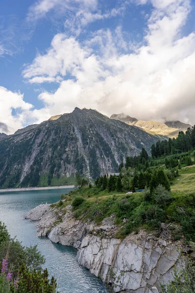 Zilltergal Avusturya 'daki Schlegeisspeicher rezervuarının dağ manzarası — Stok fotoğraf