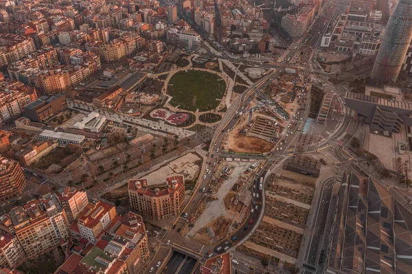 Aerial drone shot of park Gran clariana in Barcelona center in early morning — Stock Photo, Image