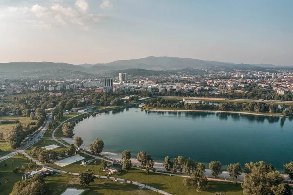 Aerial drone shot of Jarun lake in southeast Zagreb in Croatia summer — Foto de Stock