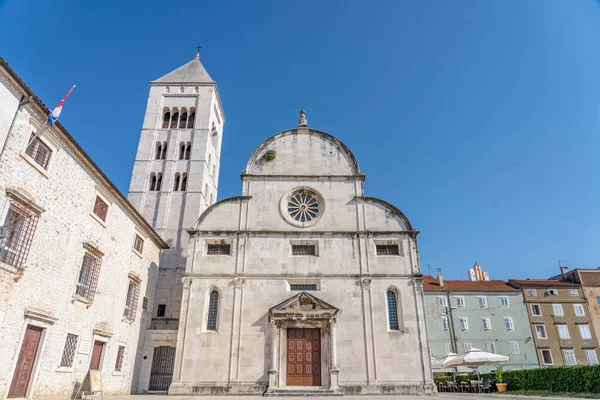 Hırvatistan 'ın Zadar kentindeki St. Marys Kilisesi cephesi — Stok fotoğraf