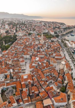 Split eski kenti Diocletian sarayının hava insansız hava aracı görüntüleri Hırvatistan 'da sabah saatlerinde