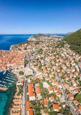 Hırvatistan 'ın Dubrovnik kentinin doğu kapısının bir kısmının insansız hava aracı görüntüleri.