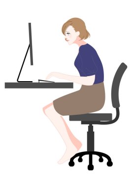 Bir kadının sundurmayla öne eğilmek için bilgisayar kullanması.