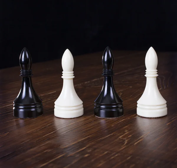 White and black chess officers. — Stock Photo, Image