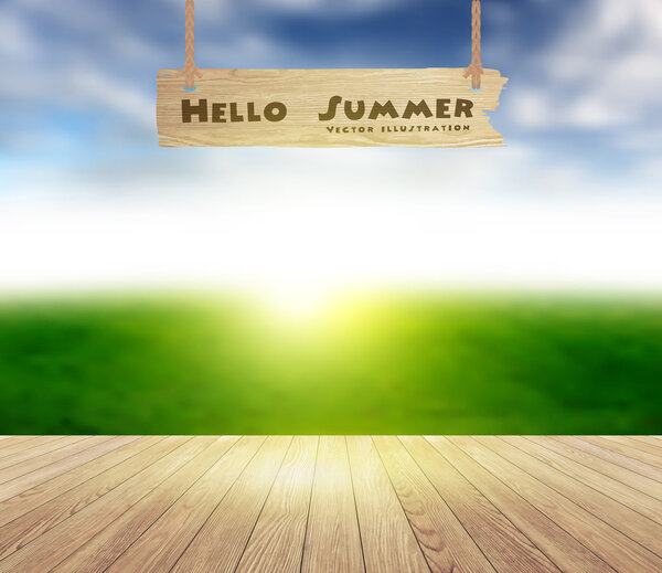 Текстура деревянного пола на фоне неба и травяного поля размыта
