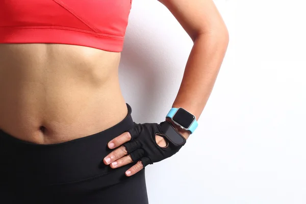 Deportiva con dispositivo smartwatch . — Foto de Stock