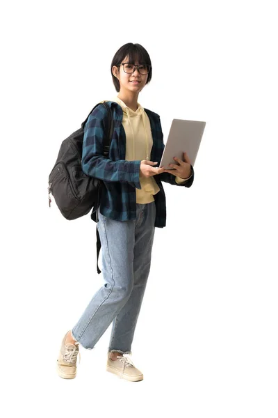 Счастливая Азиатская Девушка Подросток Держит Ноутбук Носить Рюкзак Изолировать Белом — стоковое фото