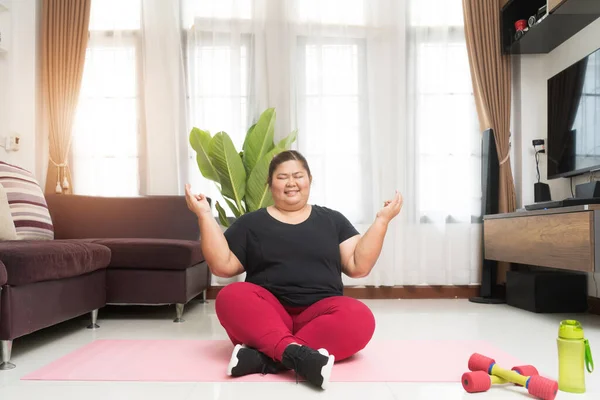 Fat Woman Asian Exercising Relaxation Vitality Lotus Position Home Sport — Foto Stock