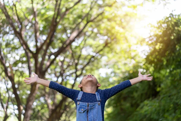 Little Asian Girl Standing Open Her Arms Garden Freedom Idea — Stock Photo, Image