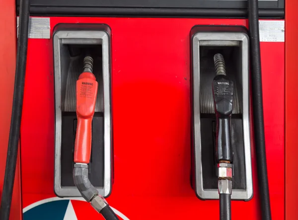 Bombas no posto de gasolina — Fotografia de Stock