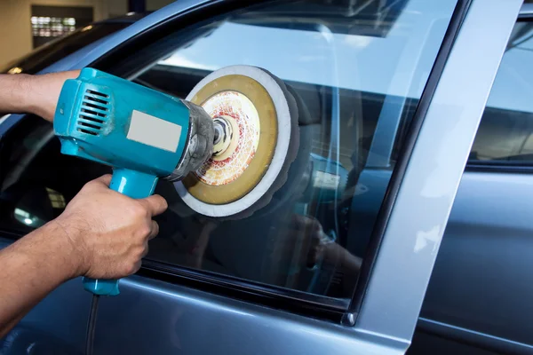 Buffer machine polishing car — Stock Photo, Image