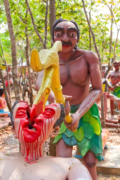 Gruesome statue buddiste — Foto Stock