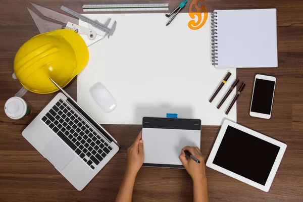 Büro Schreibtisch Hintergrund Hand geschrieben Maus Stift Konstruktion proje — Stockfoto