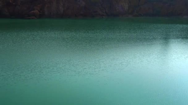 Doğal Göl Manzarası Etrafında Sabit Manzarası — Stok video