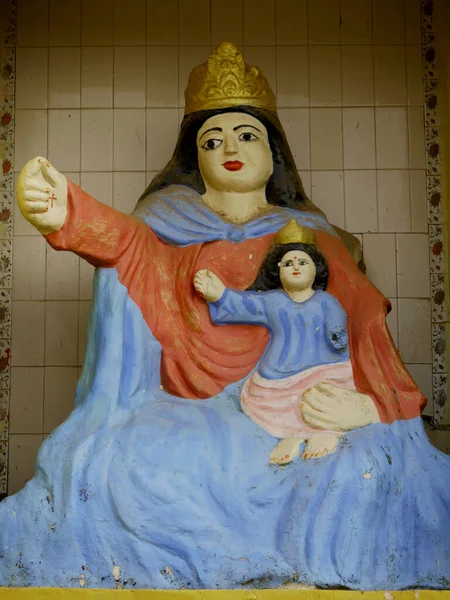 Sztuka Maryjna Kościele Katolickim Posąg Rzeźba Sztuki Przedstawione Świątyni — Zdjęcie stockowe