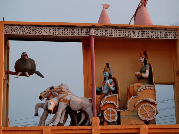Lord Krishna Ardżuna Posąg Rzeźba Sztuki Przedstawione Świątyni — Zdjęcie stockowe