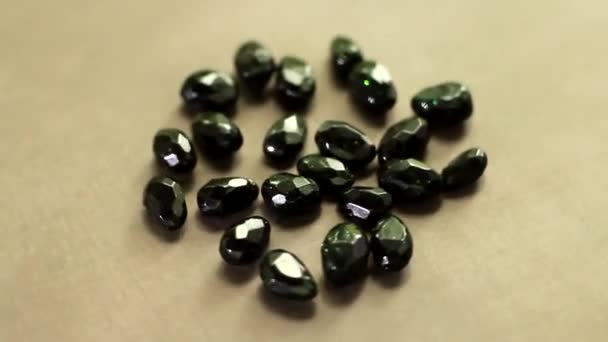 Aventurine green mineral stones are rotating — Stok video