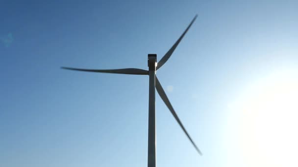 새벽, 녹색 에너지에서 터빈을 바람. 바람 에너지, 풍력 발전 — 비디오