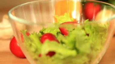 dolmalık biber salatası düşüyor