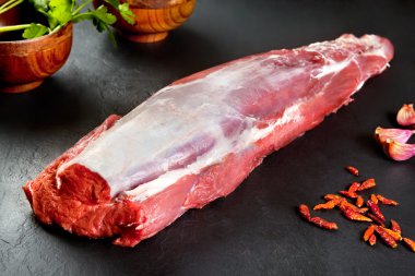 Taze ve çiğ et. Hala sığır filetosu cook, Barbekü hazır.