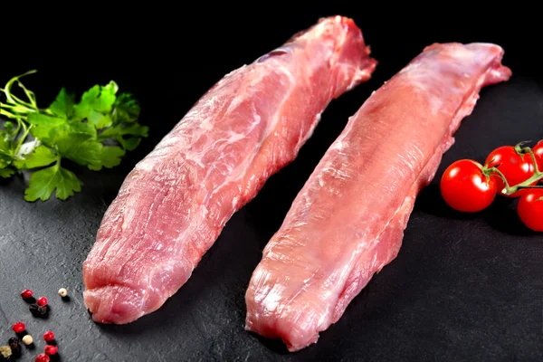 Carne fresca e cruda. Ancora lombata. Carne alla griglia o alla griglia — Foto Stock