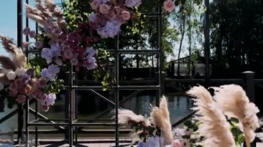 Arch Wedding Tören Salonu Dekor Gimbal Maui Hawaii Düğünü 'nü vurdu. Kemer Düğün Töreni Mekanı Dekor Gimbal Maui Hawaii Düğünü 'nü vurdu