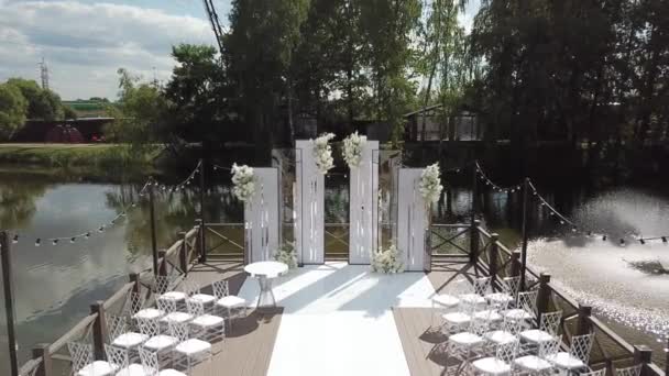 Arch Wedding Ceremonia Miejsce Wystrój Gimbal Shot Maui Hawaje Ślub — Wideo stockowe