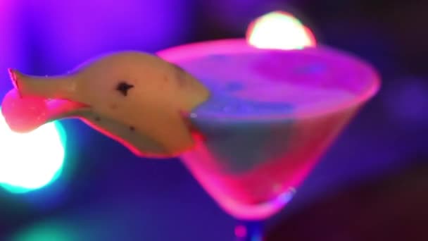 Cocktail Pour Enfants Sur Fond Rayon Coloré — Video