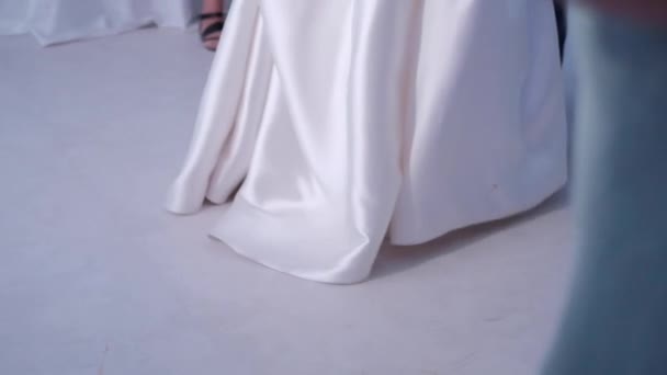 Close Bainha Vestido Noiva Gown Bainha Casamento Sem Impressão Renda — Vídeo de Stock