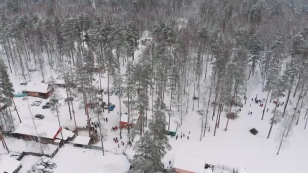 Turistická Základna Mezi Lesy Výšky Zimě Jelení Farma Let Ptáků — Stock video