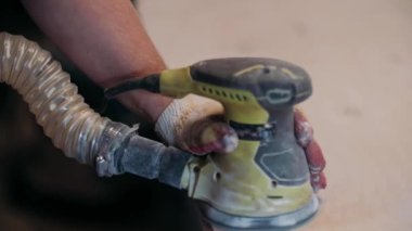 Marangozluk atölyesi, çalışma anları ve küçük şeyler.