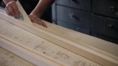 Marangozluk atölyesi, çalışma anları ve küçük şeyler.