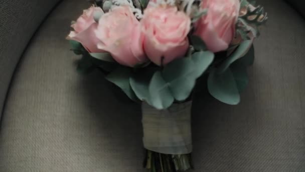 Hochzeitstag Dekorationen Parfüm Blumen — Stockvideo