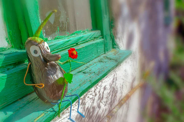 Grappig Figuur Uit Aubergine Tuin Een Voorbeeld Van Decoratief Werk — Stockfoto