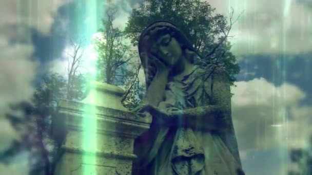 Фигура Молящегося Ангела Древняя Каменная Статуя Печальный Ангел Символ Боли — стоковое видео
