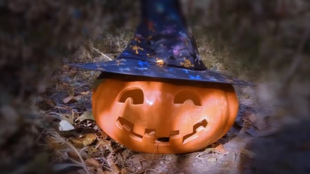 Engraçado Esculpida Abóbora Jardim Halloween Fundo — Vídeo de Stock