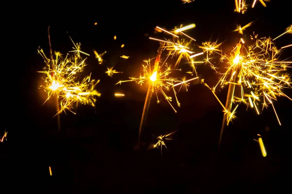 Feuerwerk Wunderkerzen Und Bokeh Lichter Auf Dunkelblauem Hintergrund — Stockfoto