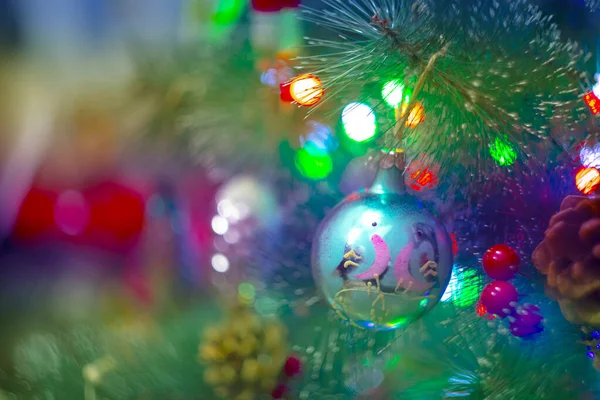 Λαμπερό Πολύχρωμο Φόντο Παιχνιδιών Χριστουγεννιάτικο Δέντρο — Φωτογραφία Αρχείου