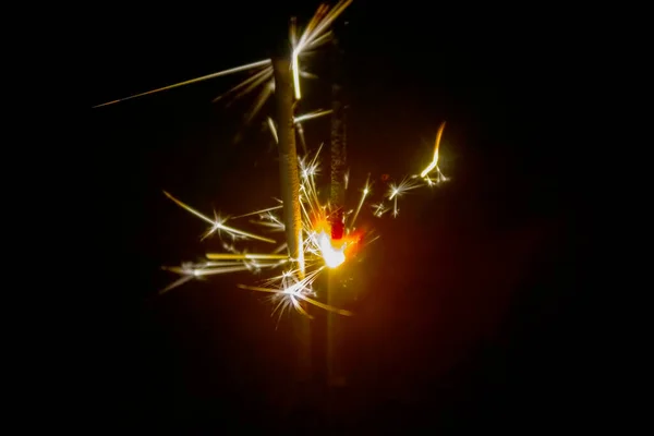 Fogos Artifício Faíscas Luzes Bokeh Fundo Azul Escuro — Fotografia de Stock