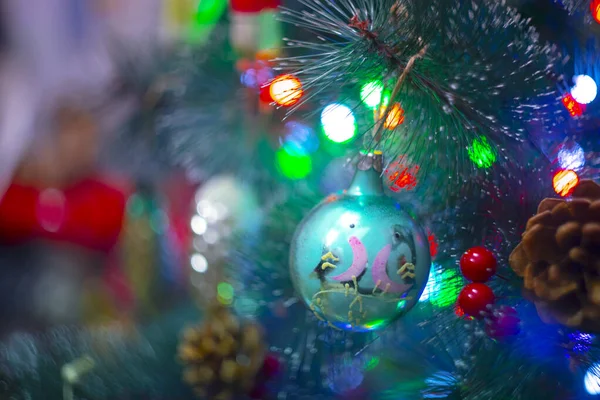 Brilhante Multi Colorido Árvore Natal Brinquedos Fundo — Fotografia de Stock