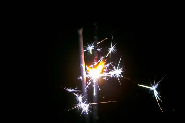 Fuegos Artificiales Bengalas Luces Bokeh Sobre Fondo Azul Oscuro —  Fotos de Stock