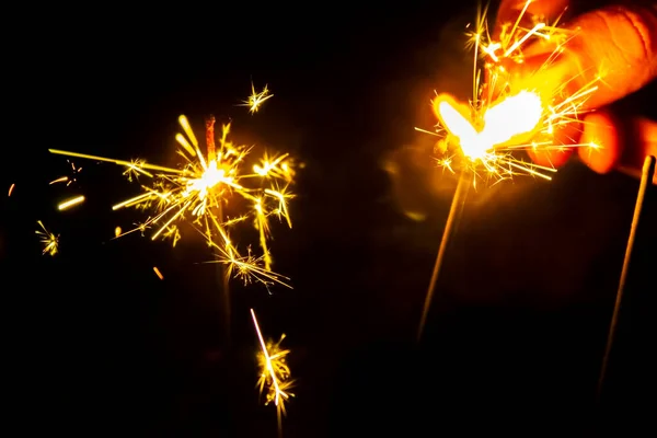 Feuerwerk Wunderkerzen Und Bokeh Lichter Auf Dunkelblauem Hintergrund — Stockfoto