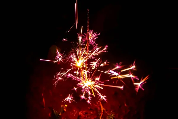 Feuerwerk Wunderkerzen Und Bokeh Lichter Auf Dunkelblauem Hintergrund — Stockfoto