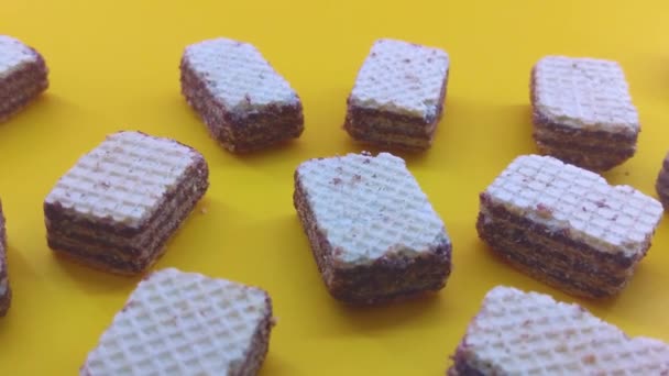 粉红底色巧克力的模糊晶片 — 图库视频影像