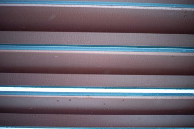 Modern perdeler çitler, kepenkler, hoparlörler