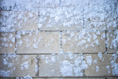 karla kaplı tuğla duvar, arkaplan dokusu