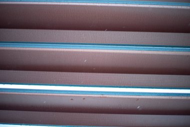 Modern perdeler çitler, kepenkler, hoparlörler