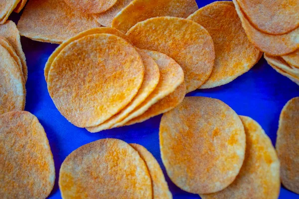 Potato Chips Isolated Blue Background — Stock Photo, Image